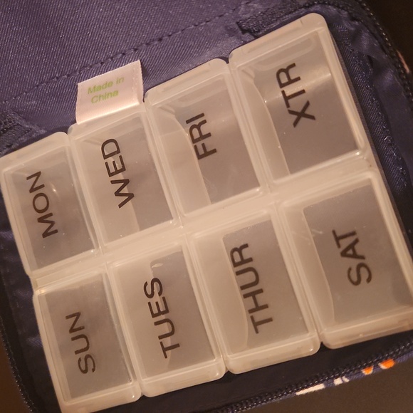 Vera Bradley Navy Floral Medication/pill Case - Picture 4 of 7